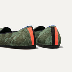 The Kids slip-on Loafer in Olive Camo shown from the back view with the heel detail.