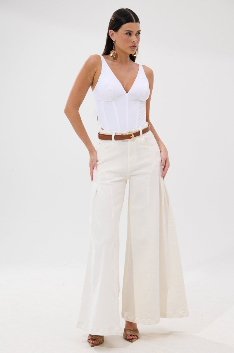 FREE SPIRIT SLEEVELESS CORSET TOP IN WHITE