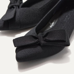 Close up of the toe and vamp of The Bow Point II in Siren.
