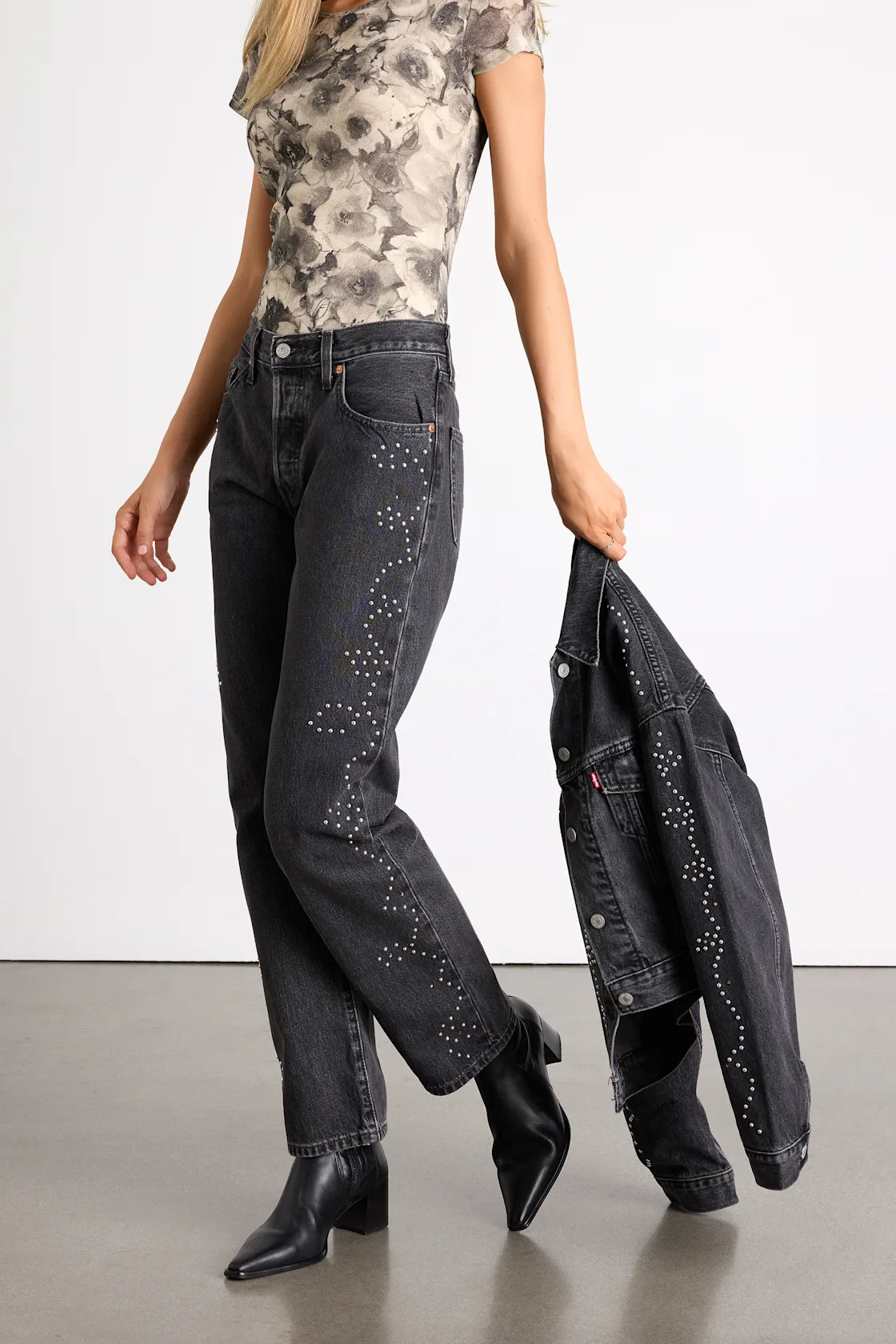 501 '90s Medium Wash Distressed Mid-Rise Straight Leg Jeans