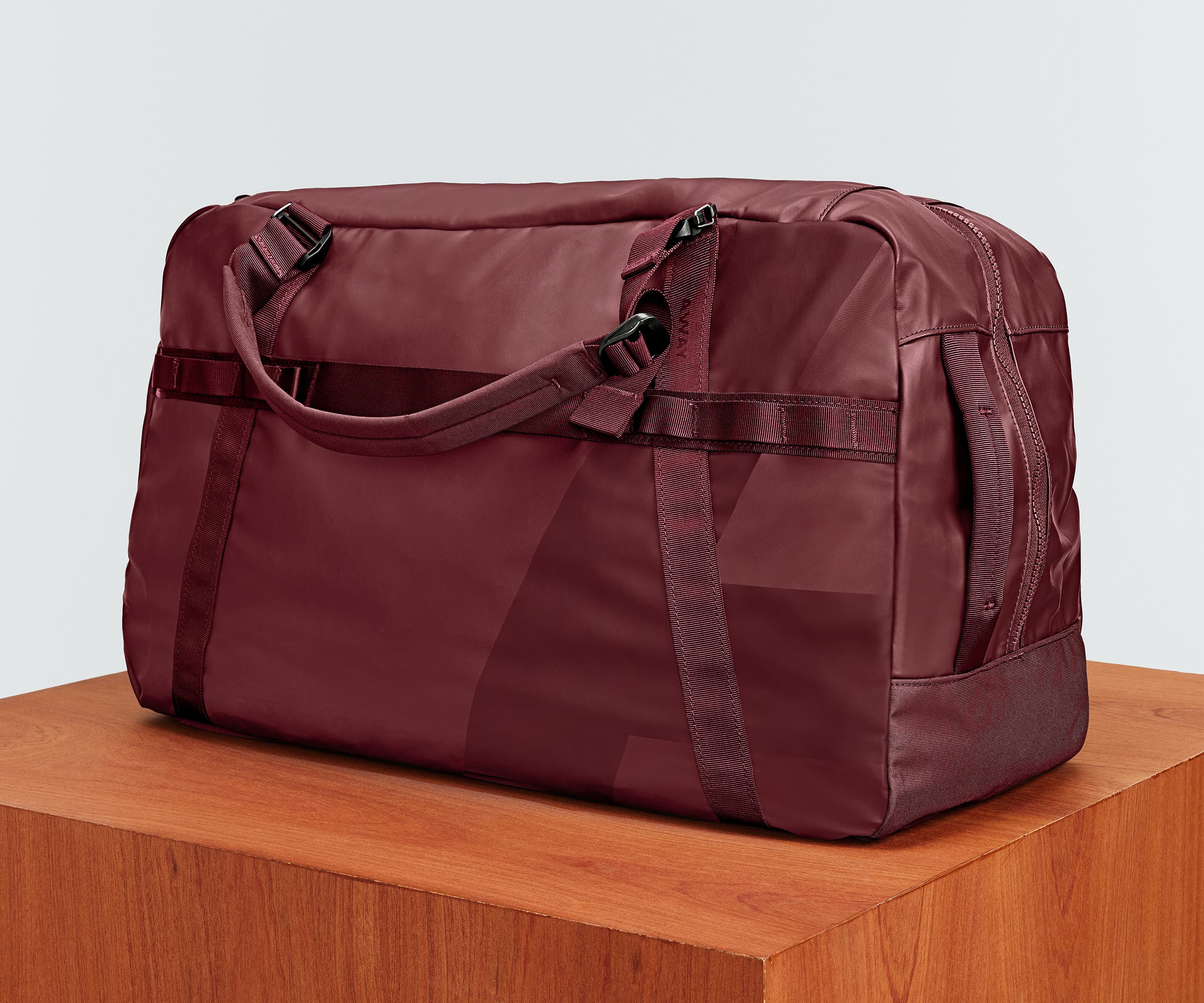 Active Duffle 70L in Burgundy Red