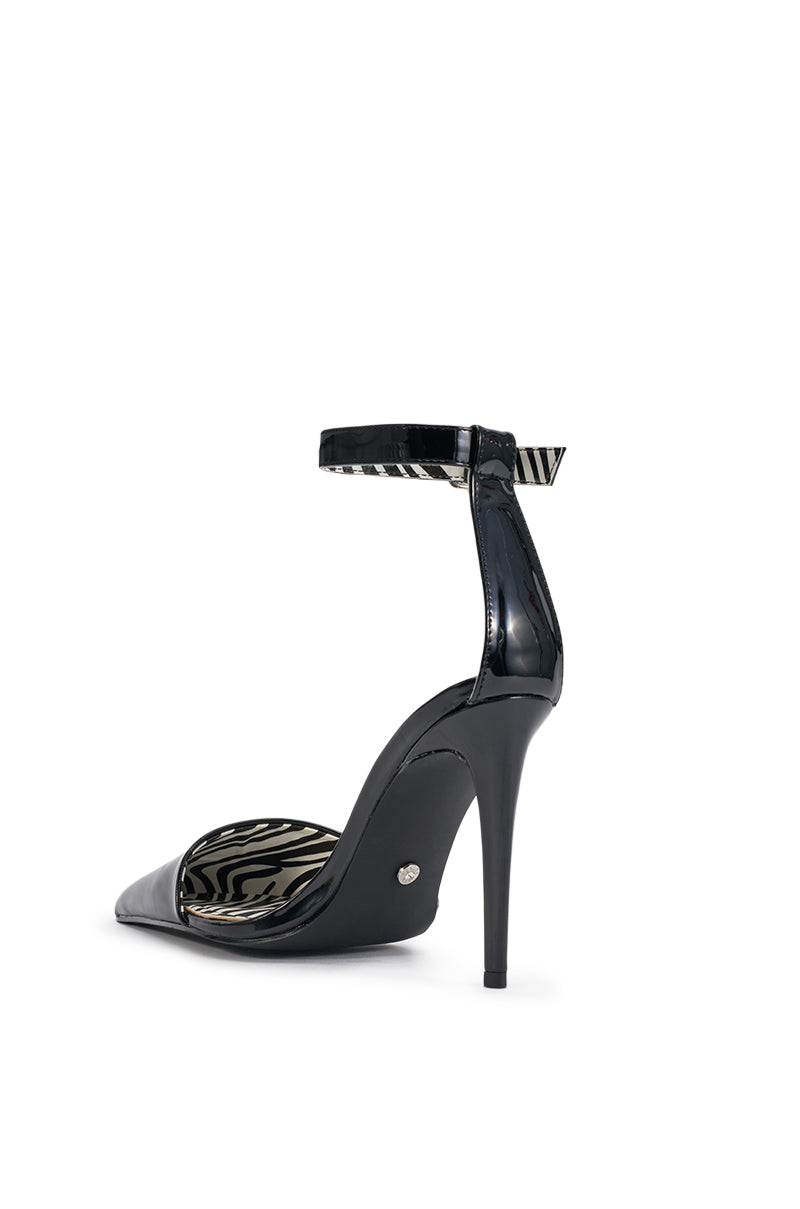 AZALEA WANG DESIREE BLACK PUMP WITH ZEBRA LINING