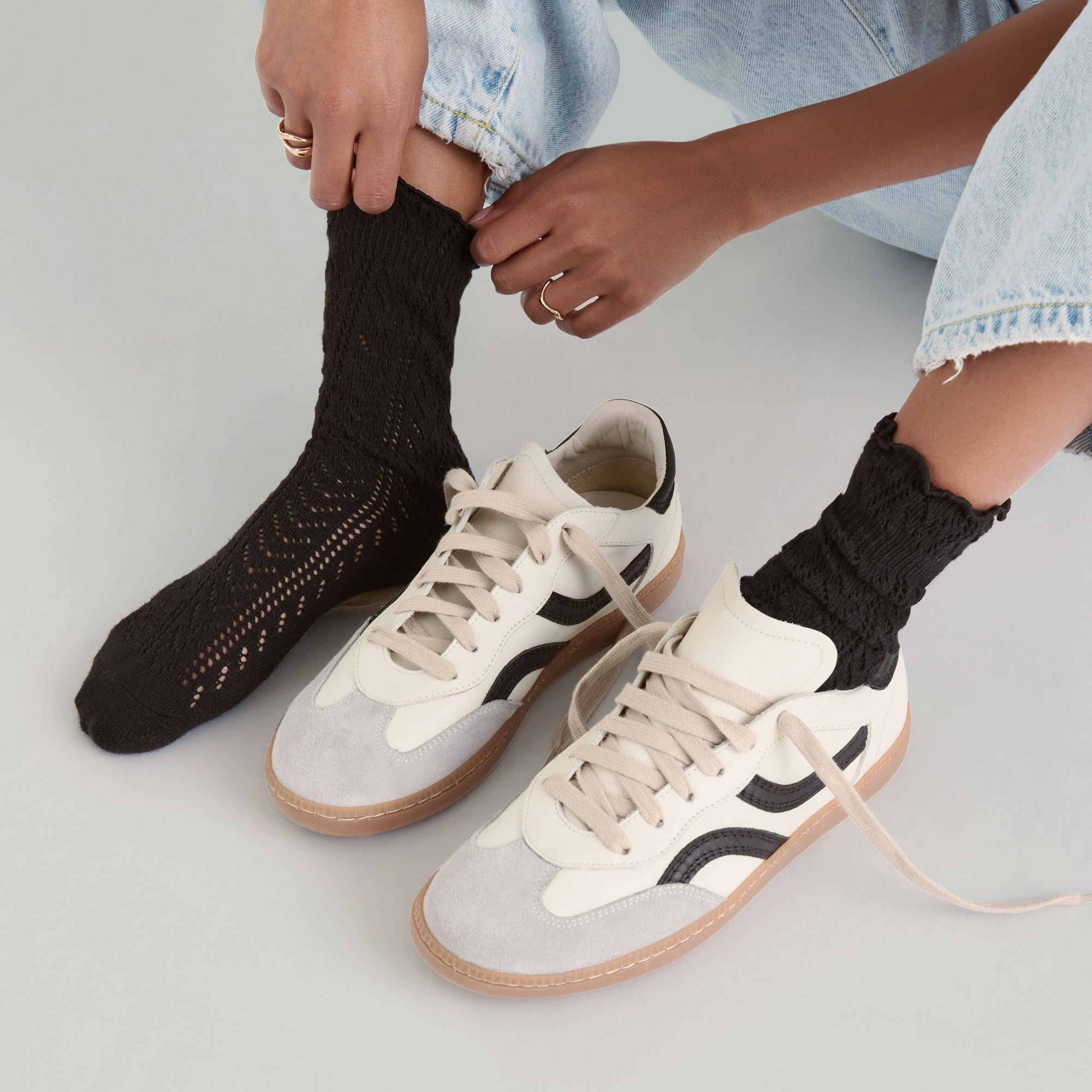 POINTELLE SOCKS BLACK