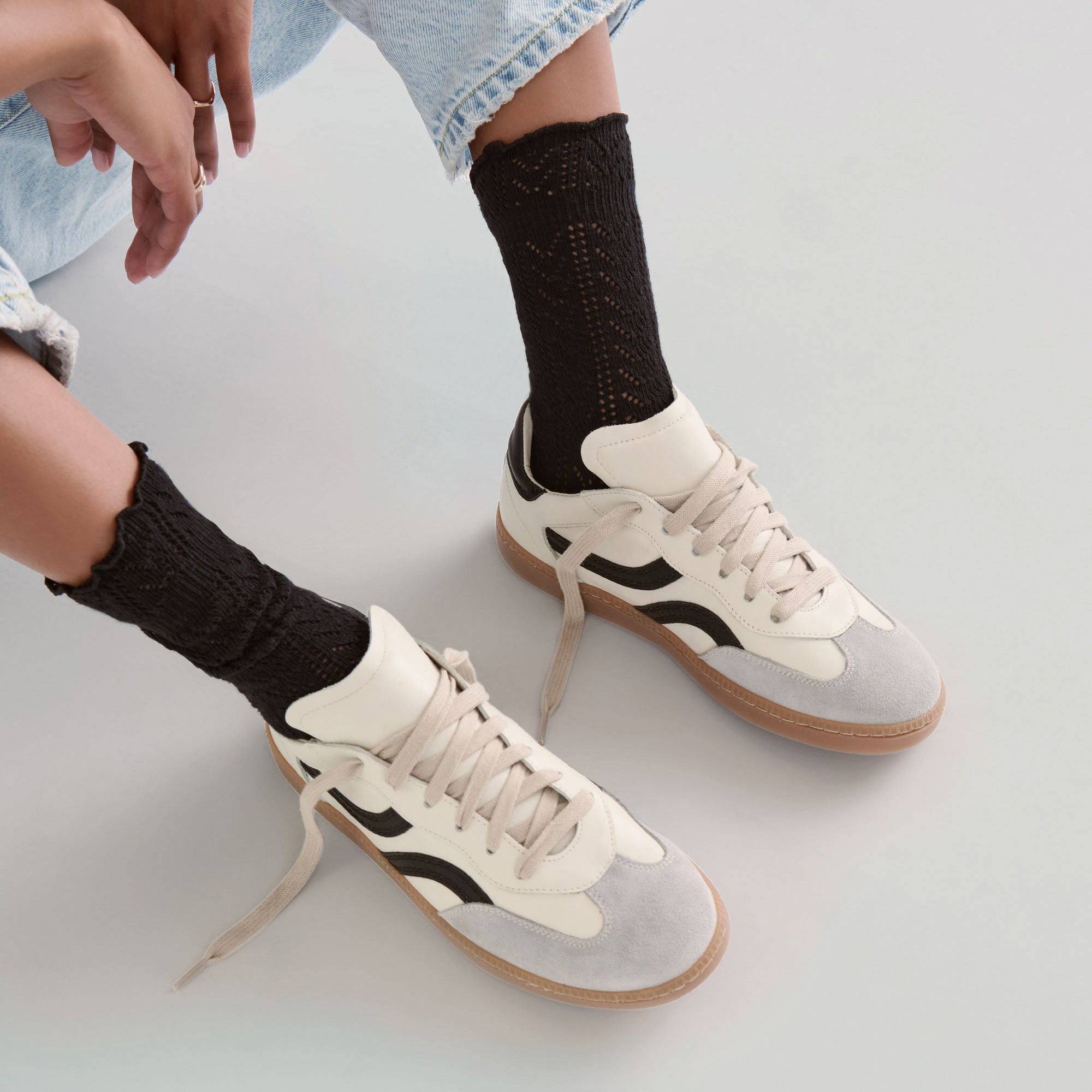 POINTELLE SOCKS BLACK