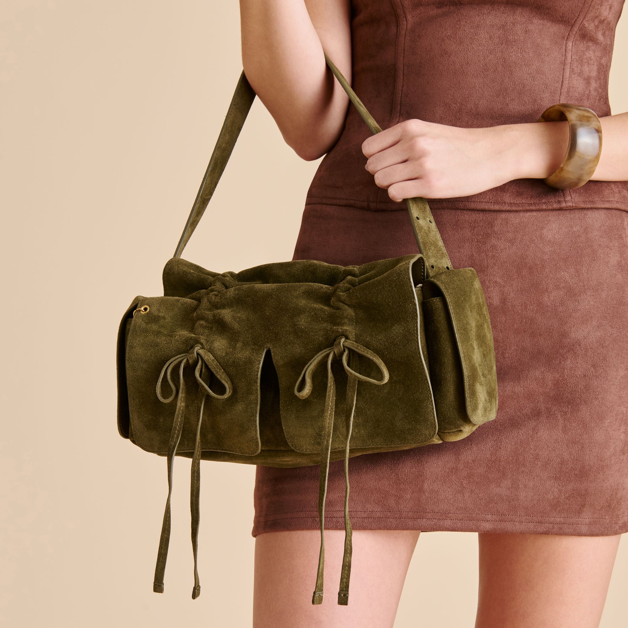 HUDSON SHOULDER BAG OLIVE SUEDE