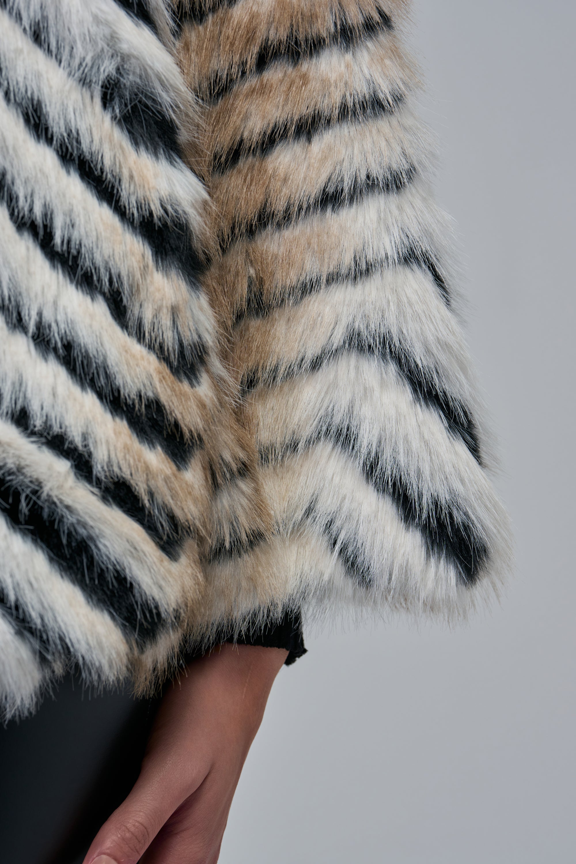 CHEVRON DREAMING FAUX FUR PONCHO