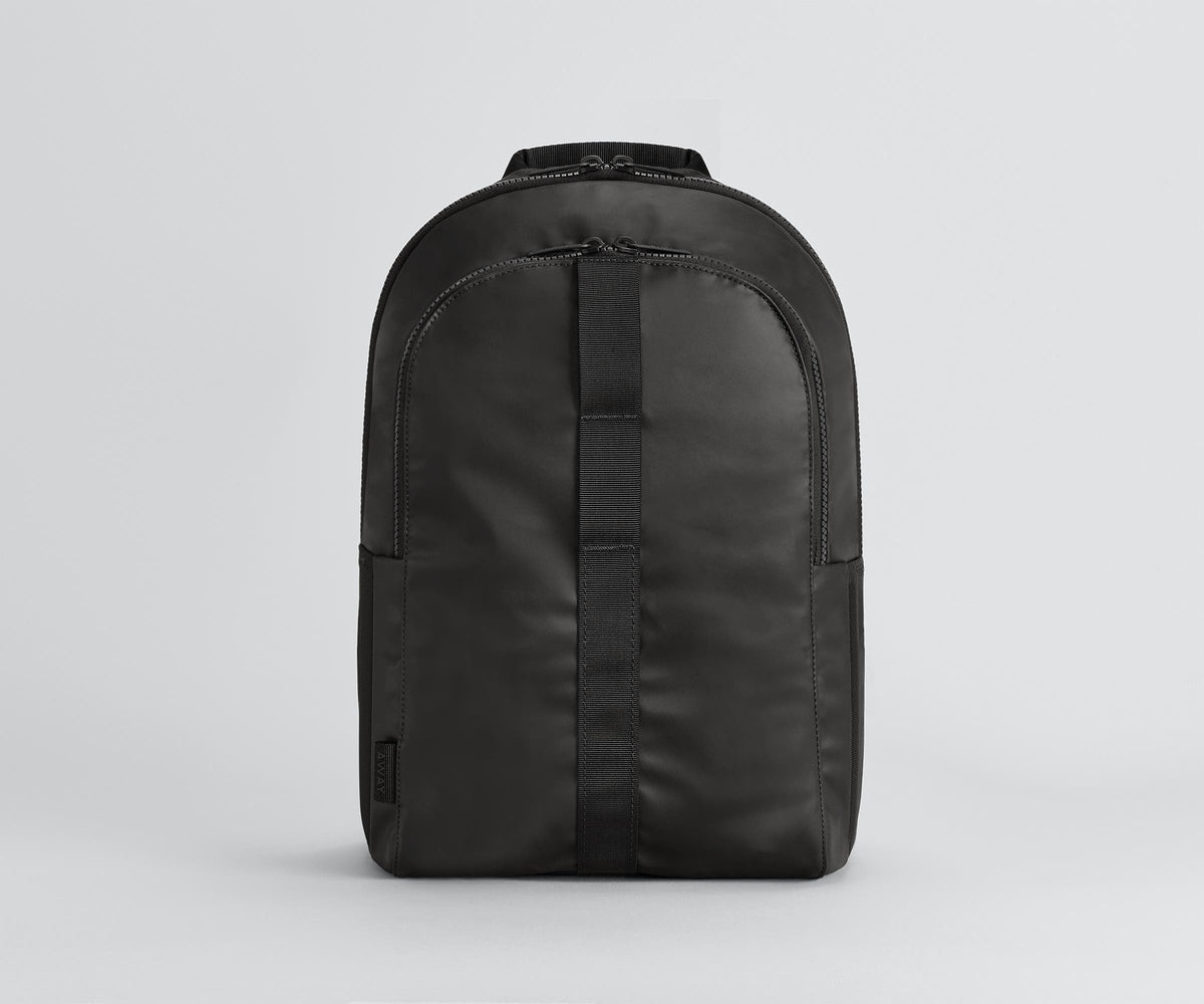 Active Backpack 26L in Jet Black