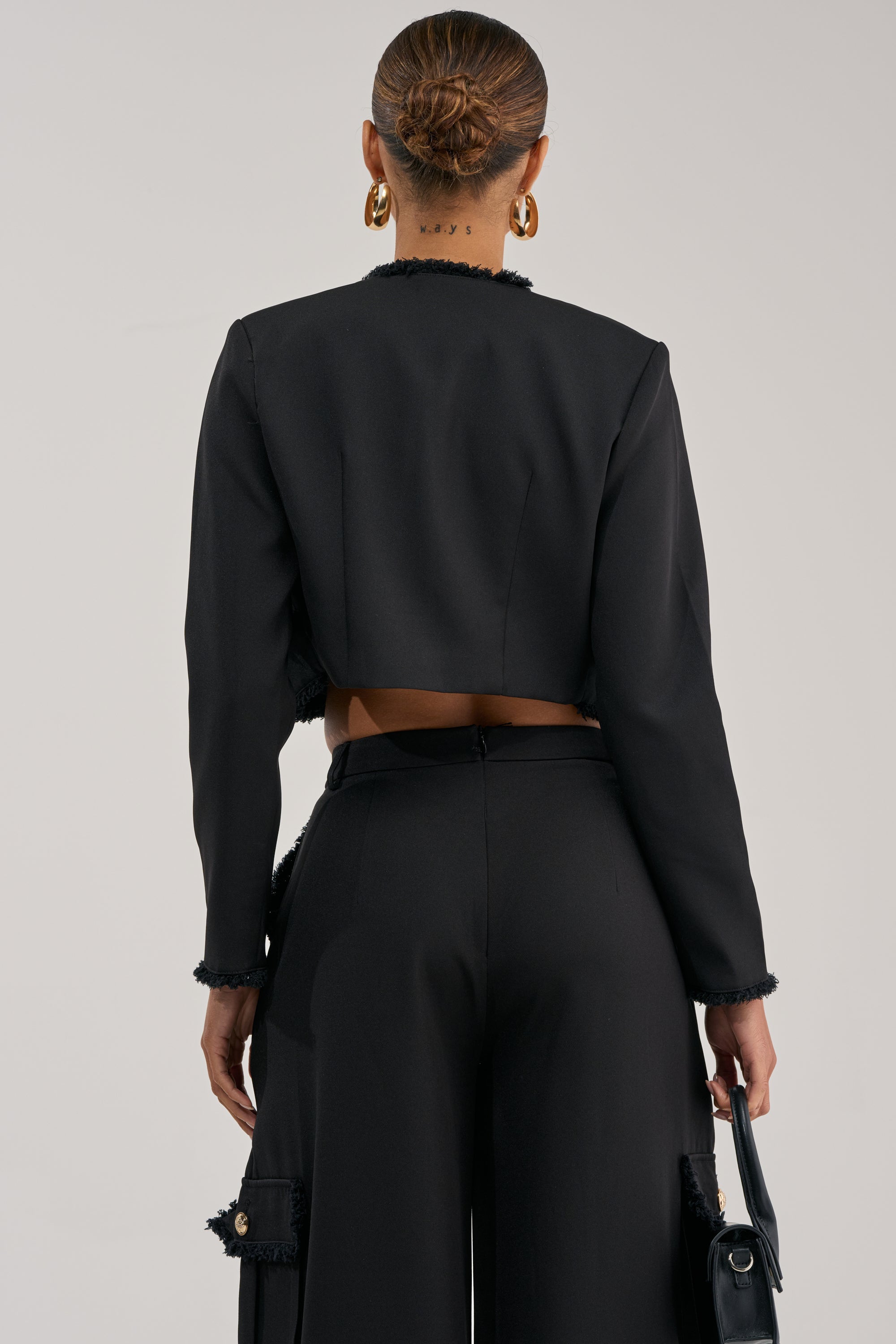 CLASSY VIBE CROPPED BLAZER