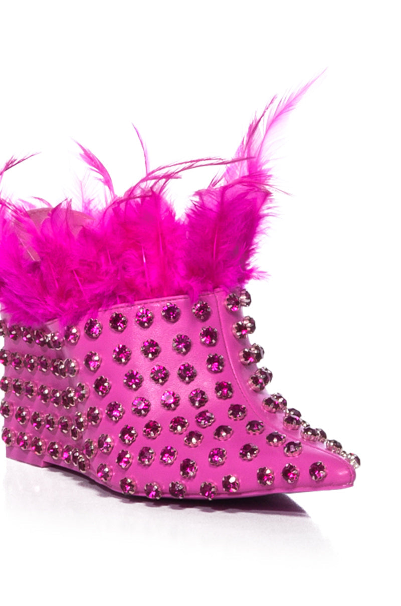 AZALEA WANG LAVINA FUCHSIA EMBELLISHED PUMP