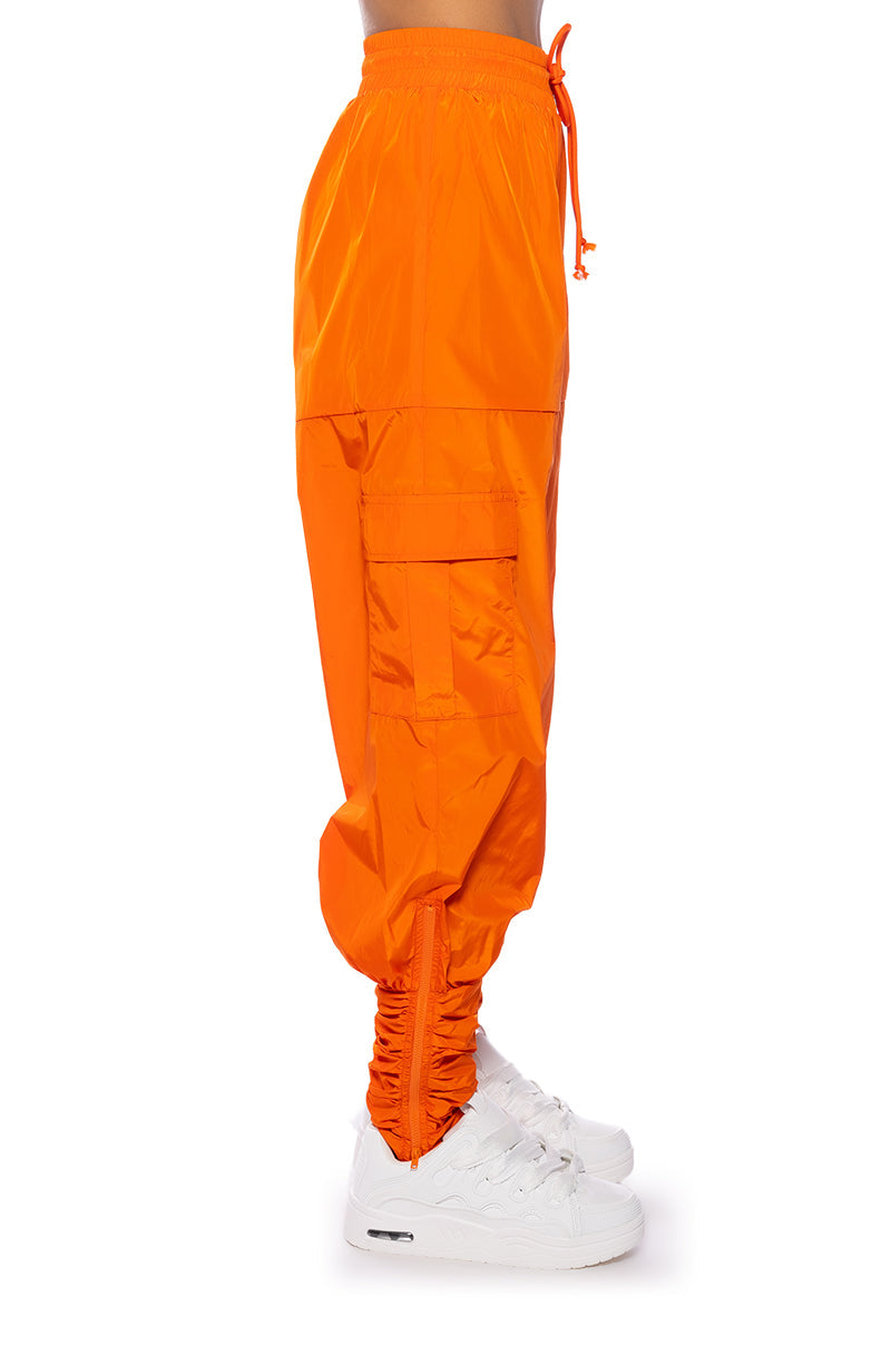 COME AND GET ME NYLON CARGO JOGGER